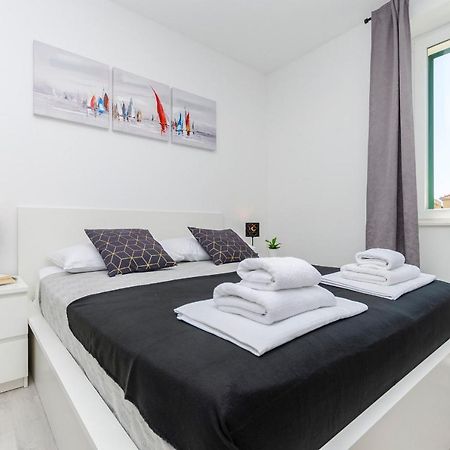 Apartments And Rooms Adriatic Suites Šibenik Exterior foto