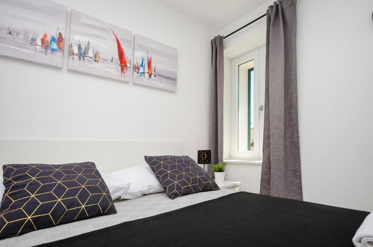 Apartments And Rooms Adriatic Suites Šibenik Exterior foto