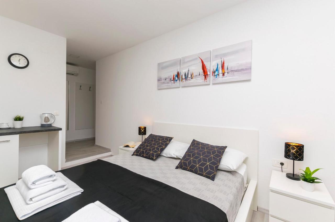 Apartments And Rooms Adriatic Suites Šibenik Exterior foto