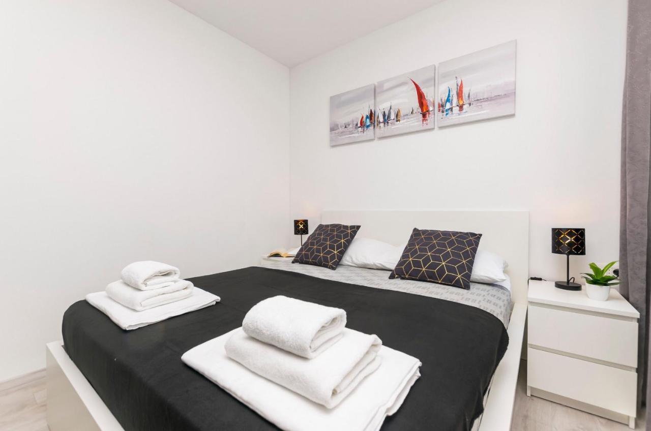 Apartments And Rooms Adriatic Suites Šibenik Exterior foto