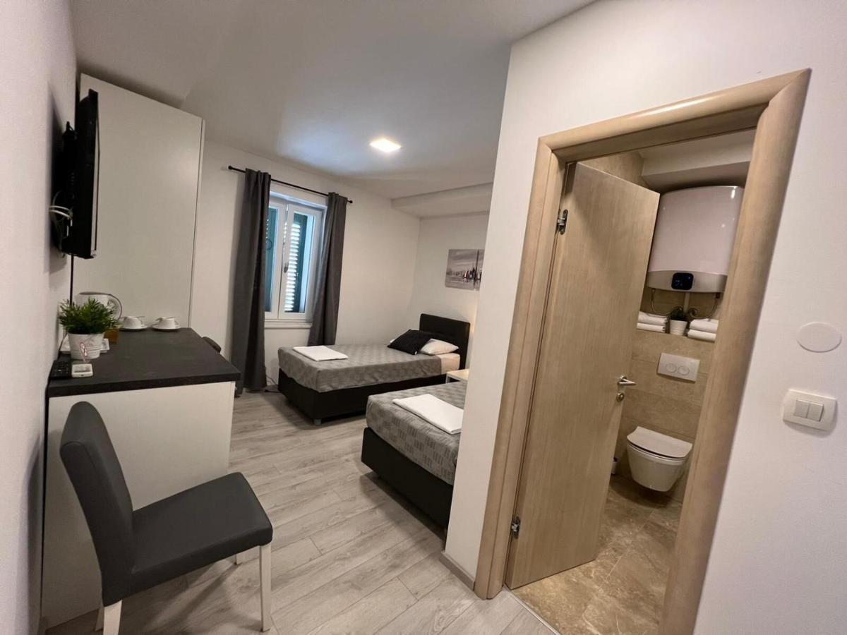Apartments And Rooms Adriatic Suites Šibenik Exterior foto