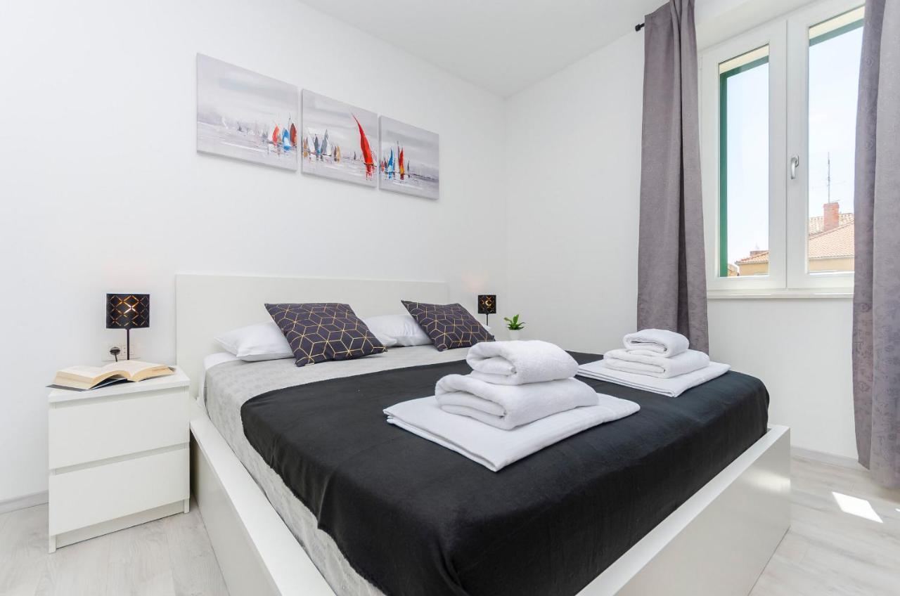 Apartments And Rooms Adriatic Suites Šibenik Exterior foto