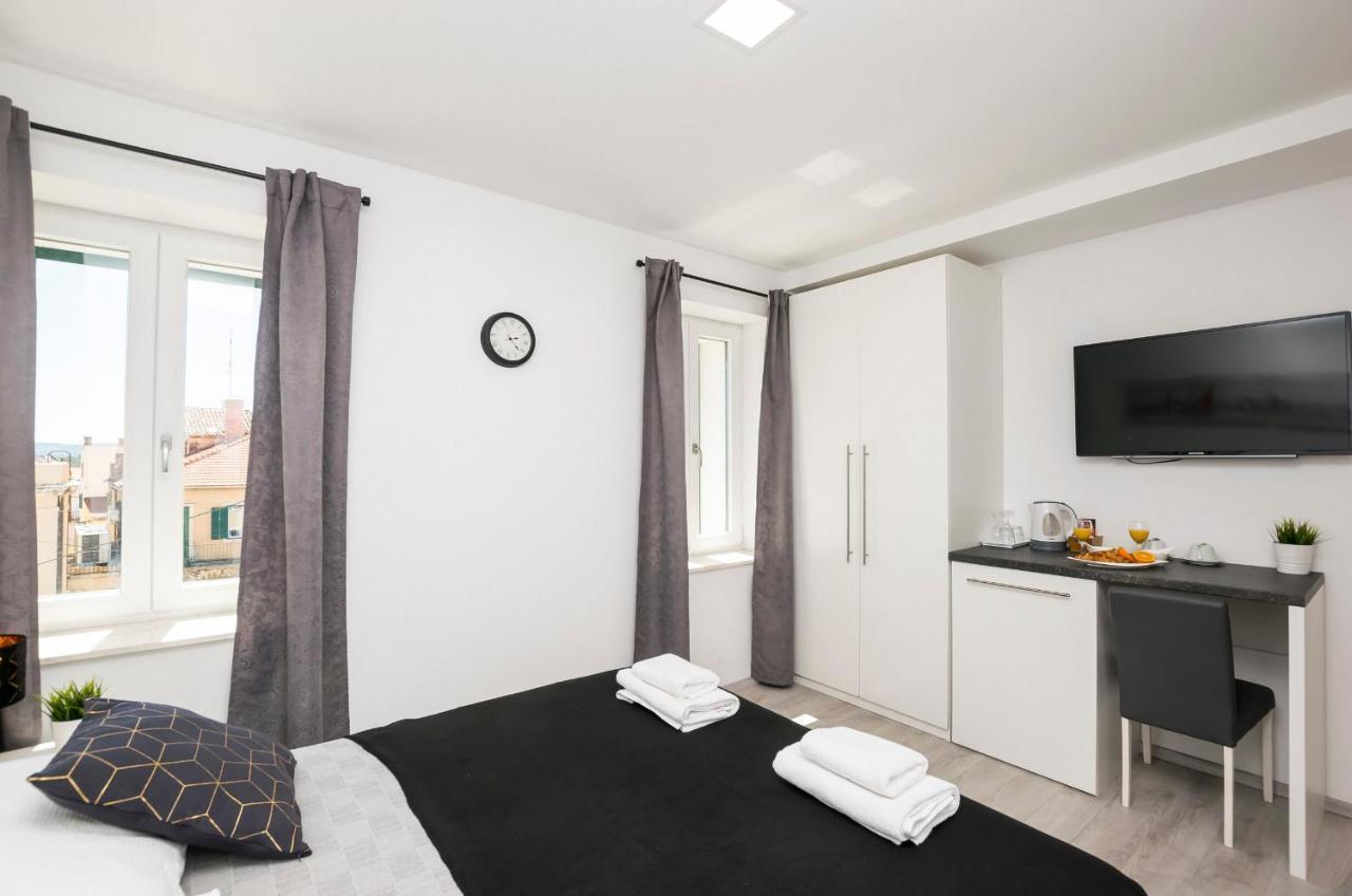 Apartments And Rooms Adriatic Suites Šibenik Exterior foto
